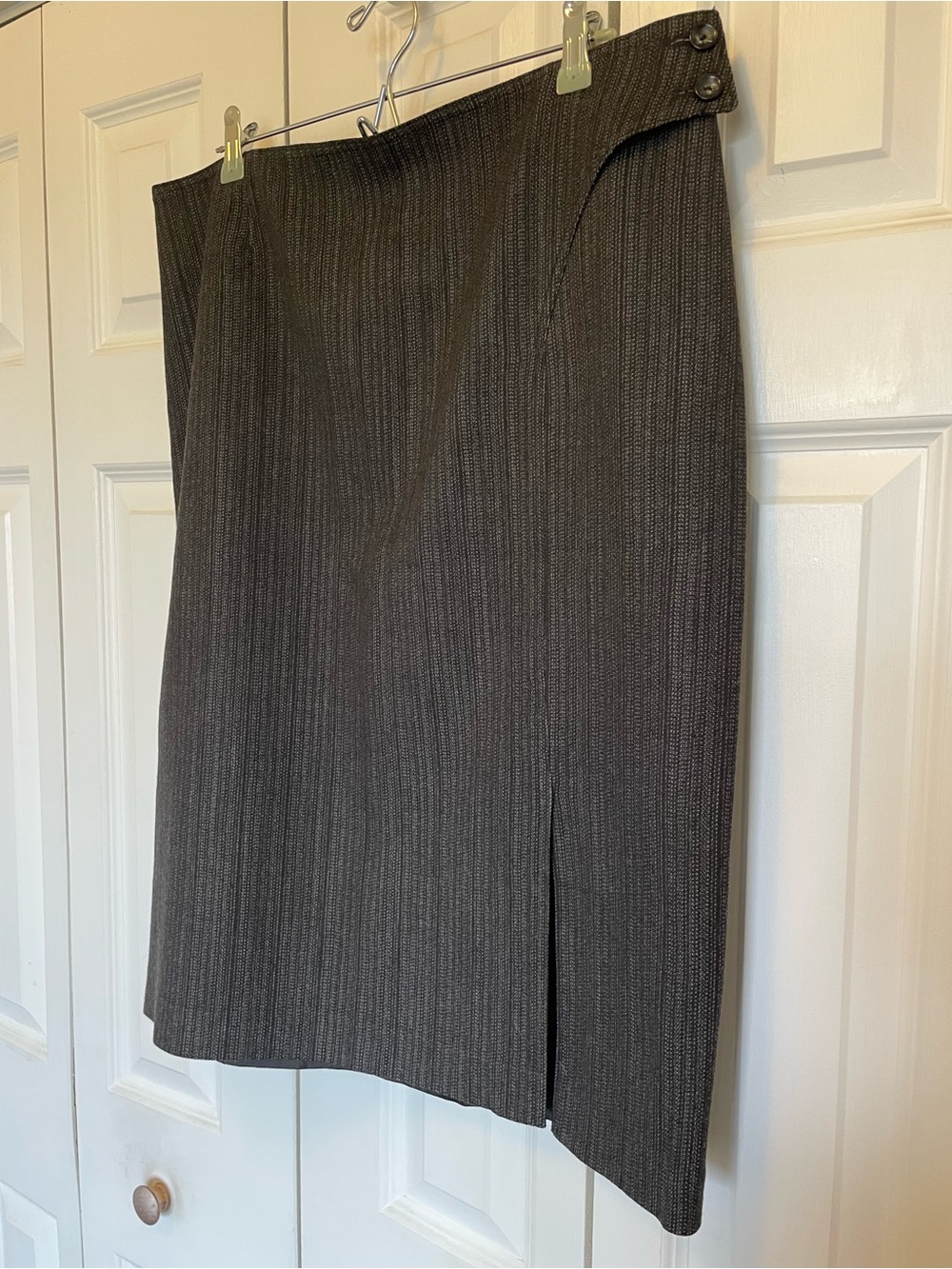 Harve Benard Dark Gray Pinstripe Wool Pencil Skirt- Size 16